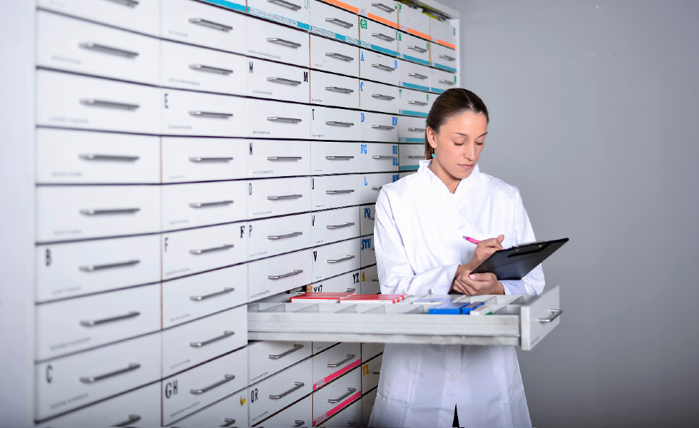 Galicia declara 29 zonas farmacéuticas especiales para salvar las boticas rurales