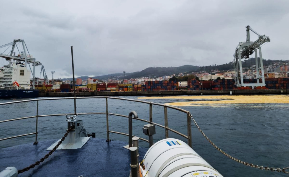 Activado el nivel de emergencia en la ría de Vigo por un vertido de grasa de palma