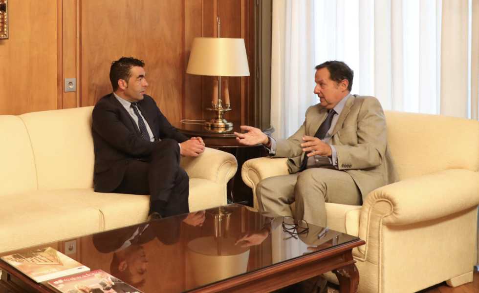 Luis López recibe al nuevo presidente de la Audiencia Provincial en Pontevedra