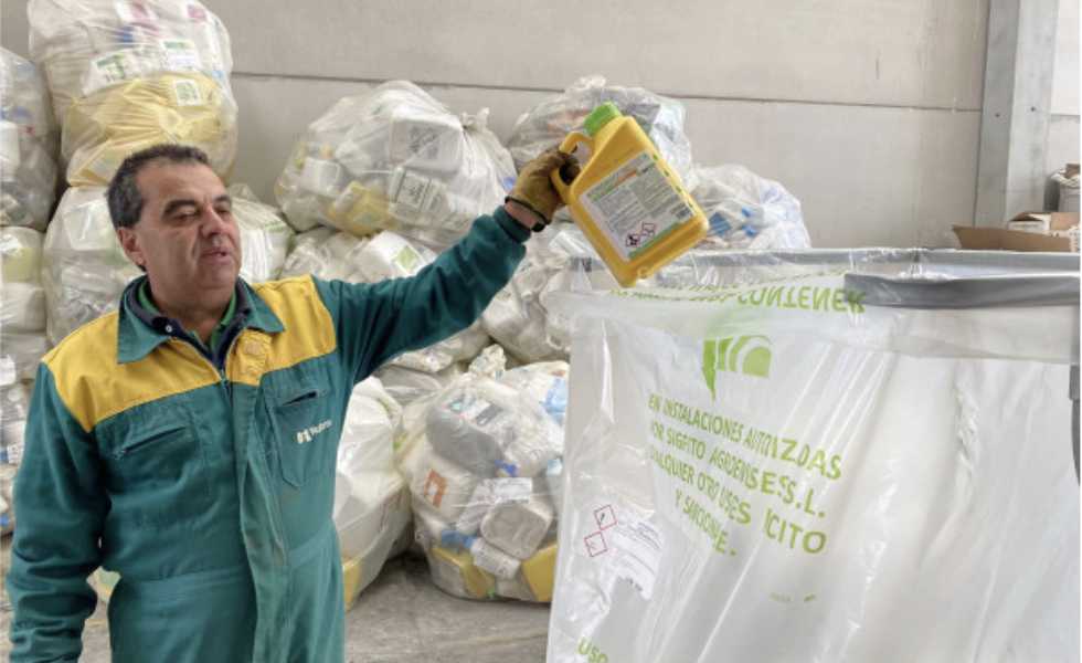 Los envases agrícolas baten su récord de reciclaje en España