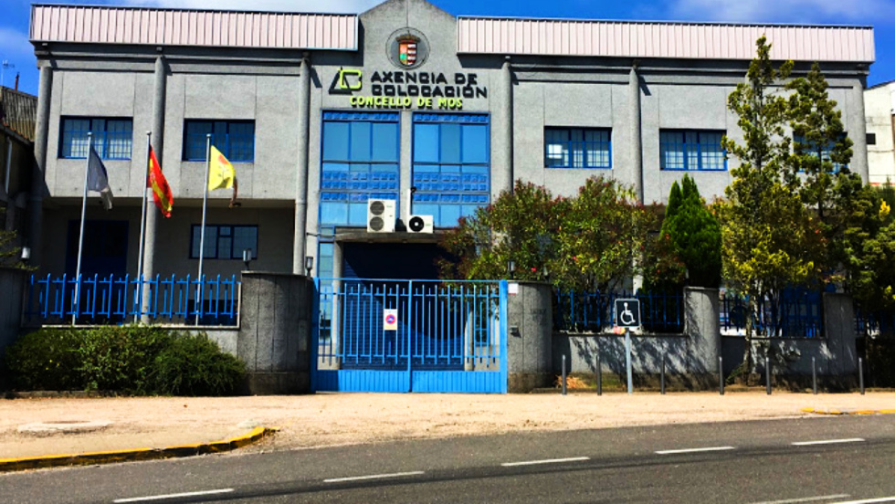 Mos enseña a los jóvenes a vender su talento