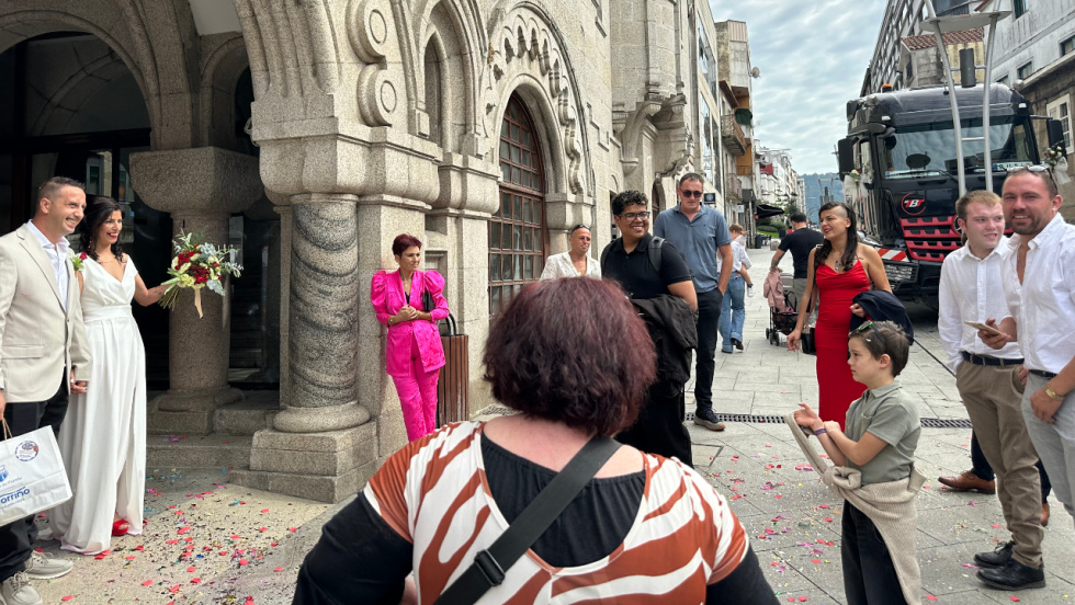 Ocho bodas en un fin de semana en O Porriño, una en camión