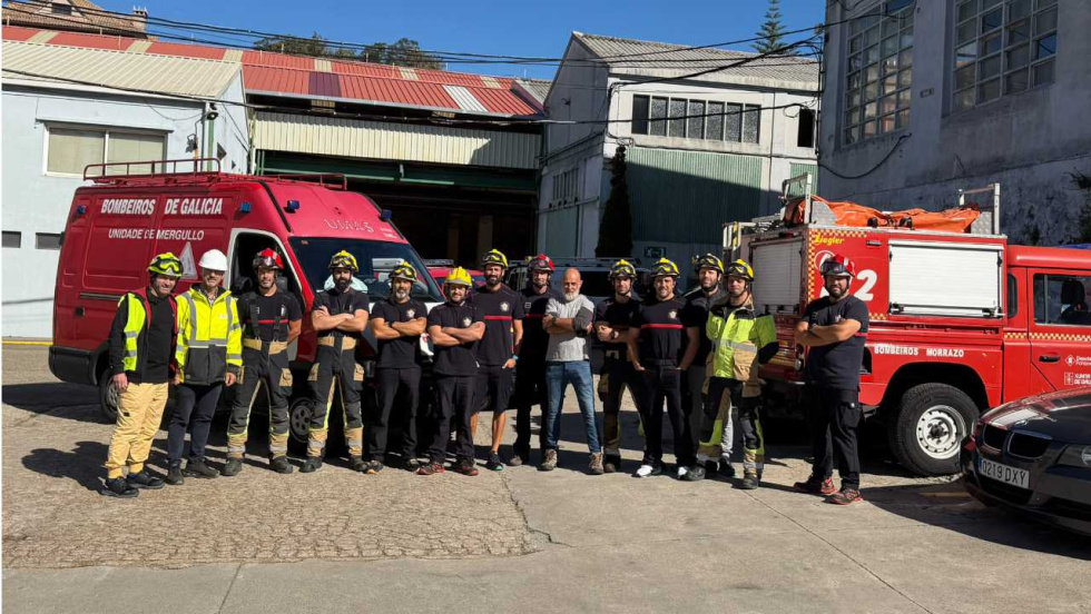 Bomberos de Pontevedra se forman en emergencias a bordo de buques