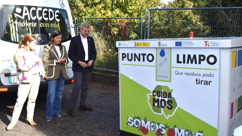 Mos instala un punto limpio móvil en O Rebullón