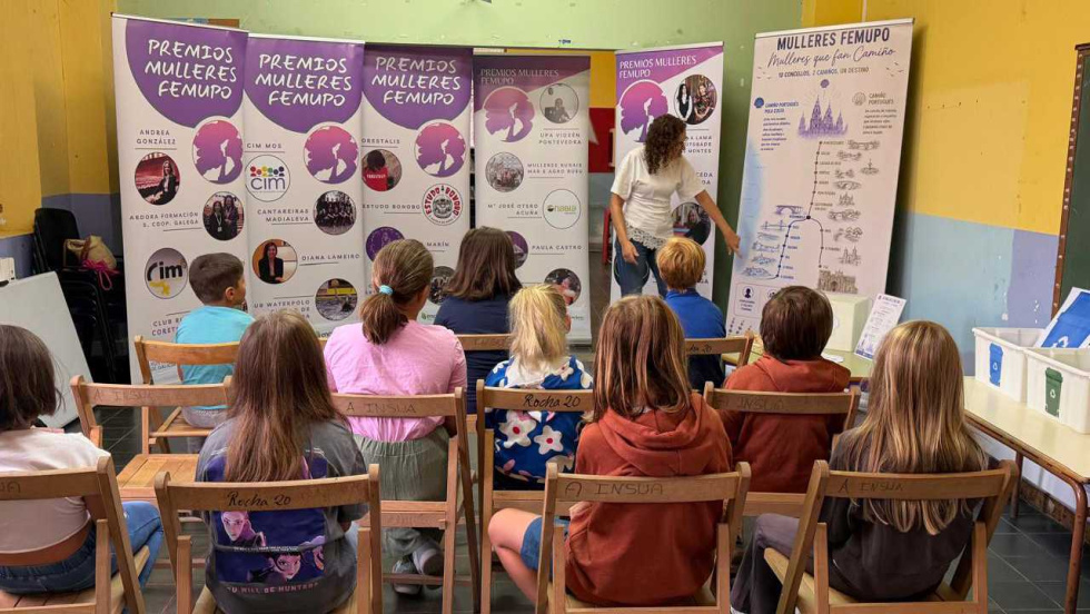 O Porriño acoge la muestra 'Mulleres FEMUPO'