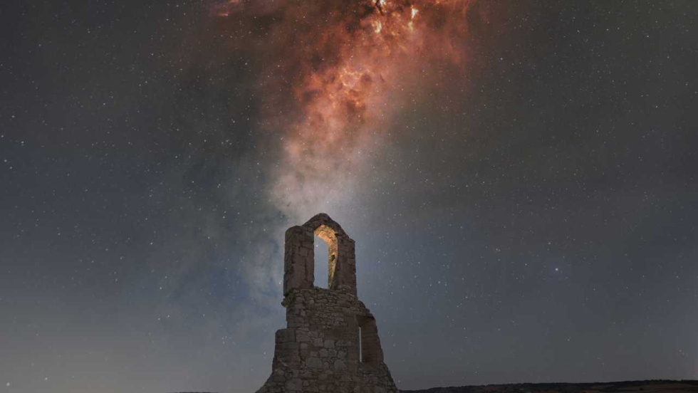 La Vía Láctea corona la Torre Mazariegos en el certamen 'Mi Rincón Favorito'
