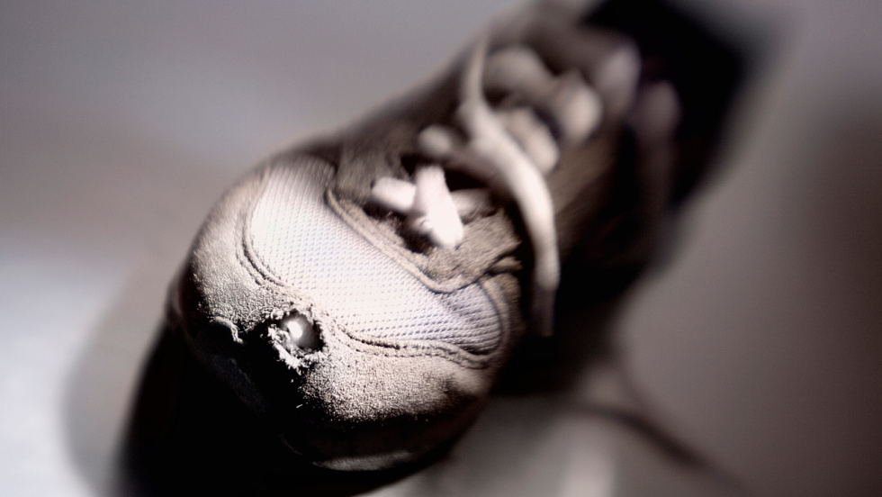 Estafa en Ponteareas: pagó zapatillas de marca y recibió zapatos viejos