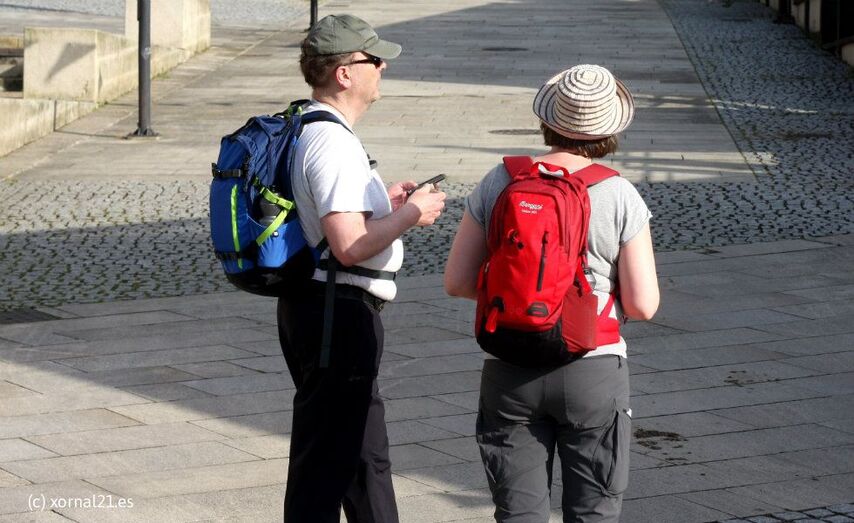 Dous Peregrinos no Cami&ntilde;o de Santiago nunha foto de Arquivo / Xornal21