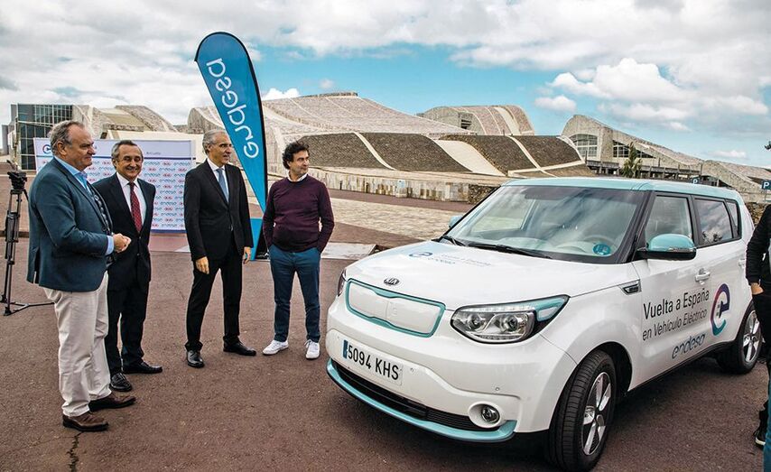 Cont&eacute;mplase impulsar a renovaci&oacute;n do parque de veh&iacute;culos e estender o uso do veh&iacute;culo el&eacute;ctrico na mobilidade urbana.