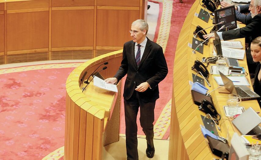 Conde avanzaba un investimento de m&aacute;is de 3000M&euro; nos vindeiros tres anos, o triplo que o destinado a este sector desde 2009.