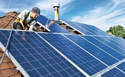 Tam&eacute;n est&aacute;n previstos instalar uns 300 MW xerados por enerx&iacute;a hidr&aacute;ulica, biomasa e fotovoltaica. /SuperStock