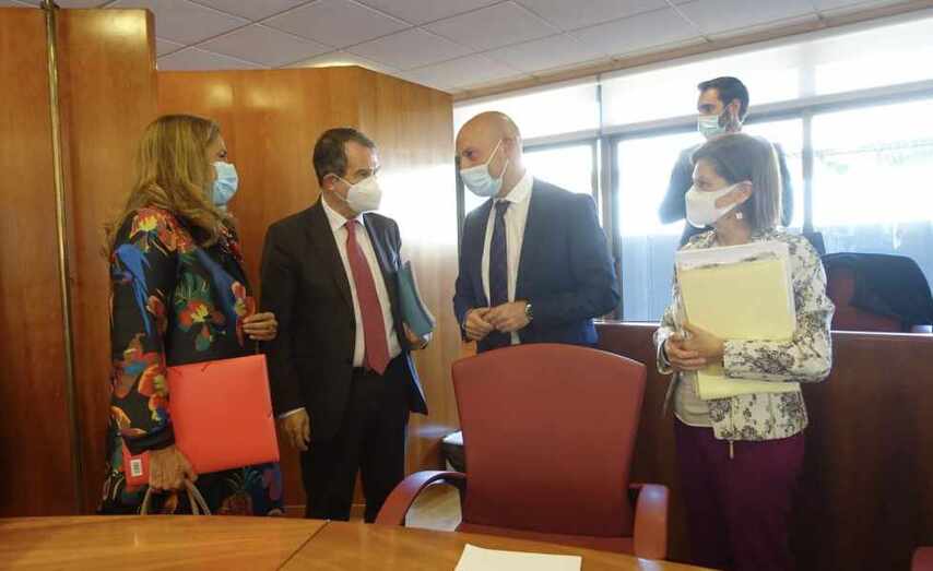 Carmela Silva, Abel Caballero, Jaime Aneiros e Elena Espinosa, ao remate do Pleno deste mércores.