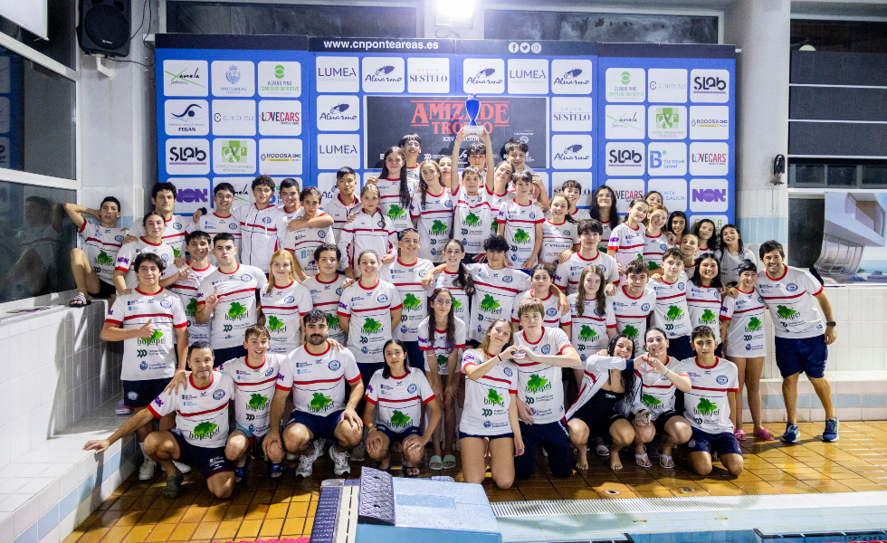 El CN Ponteareas reúne a 260 nadadores en su trofeo de plata