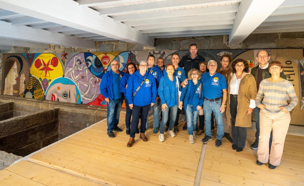 López Campos invita a descubrir a Maruja Mallo a través de la alfombra marinera de Bueu