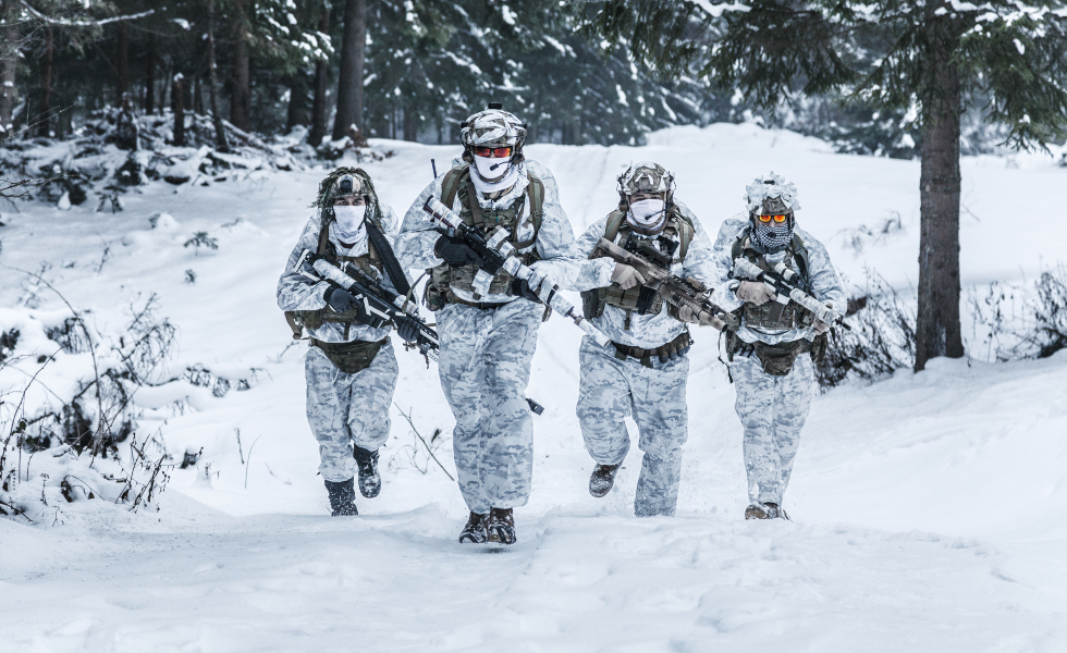 Europa reinstaura el servicio militar obligatorio mientras España mantiene su modelo profesional