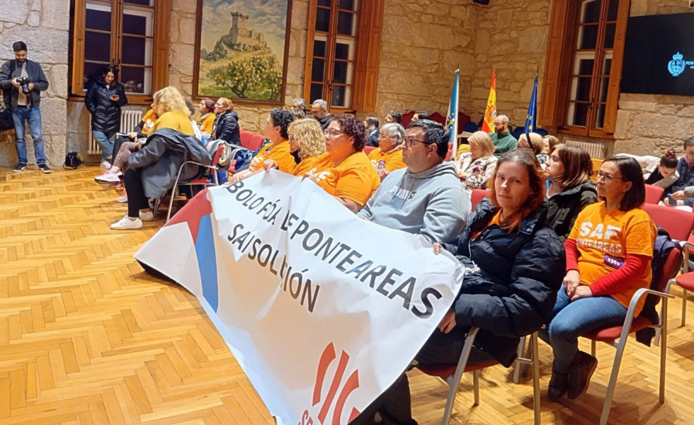 Tensión y coacciones impiden el pleno en Ponteareas