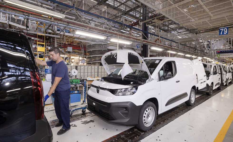 Stellantis Vigo personaliza 150.000 vehículos profesionales al año