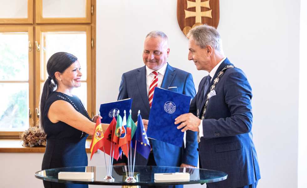 Pezinok ratifica su acuerdo de hermanamiento con Mos