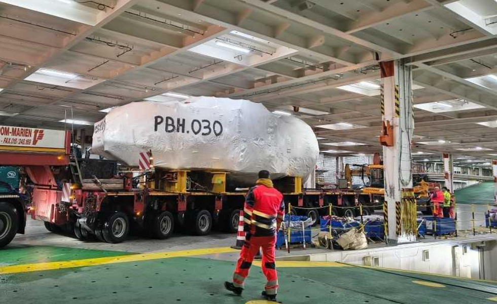 El Centro de Protonterapia de Galicia recibe el primer componente del acelerador de protones más avanzado