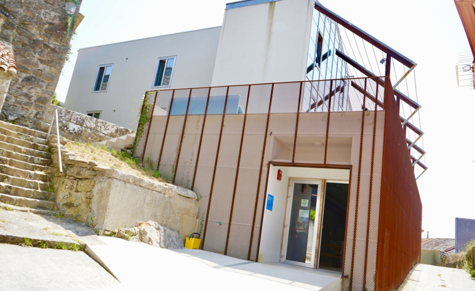 El albergue de peregrinos de Carril retoma su actividad tras reparar la cubierta