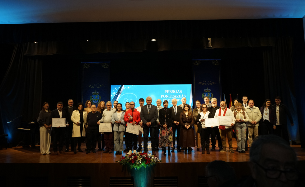 Ponteareas celebra su historia y presente en una emotiva primera gala de los Premios Menina Sarmiento