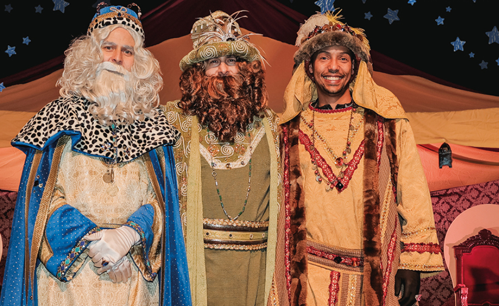 Magia e ilusión sin fronteras: la Cabalgata Internacional de Reyes ilumina la Eurociudad Tui-Valença