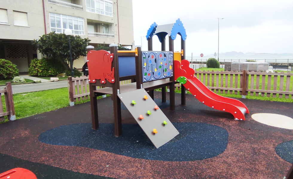 Baiona invierte más de 70.000 euros en renovar sus parques infantiles tras años de deterioro
