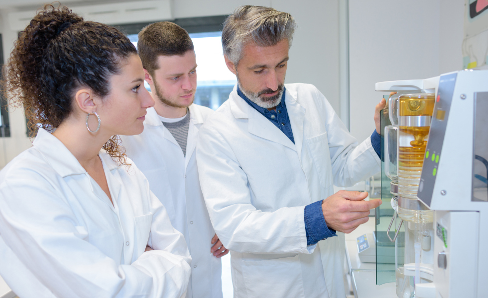 El Sergas abrirá sus puertas a alumnos de FP Dual de laboratorio y dirección de cocina