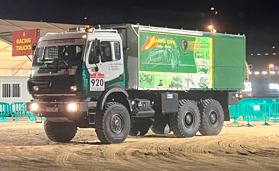 José Manuel Salinero, leyenda del Dakar, afronta un nuevo reto con un camión clásico